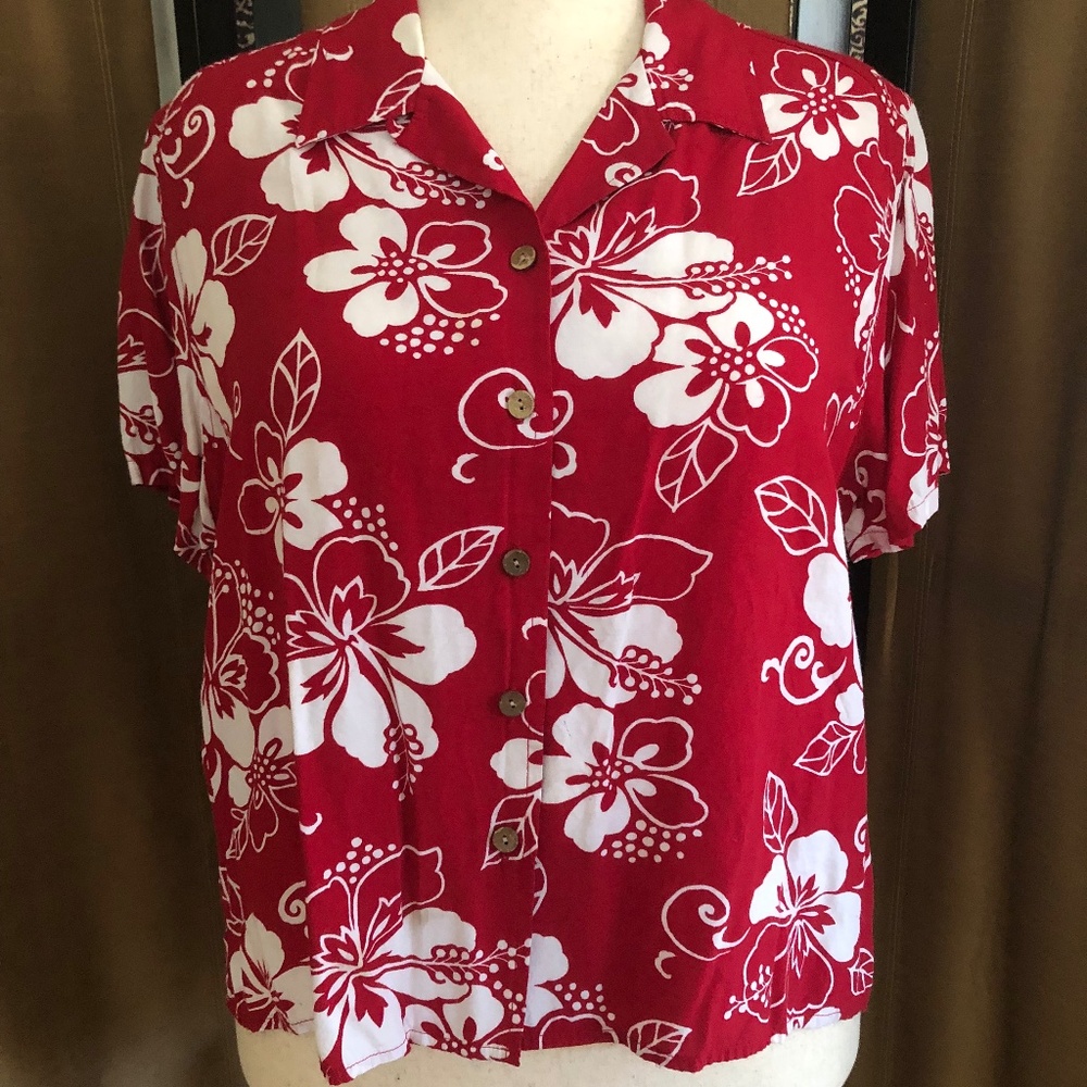 Gloria Vanderbilt Red Hawaiian Buttoned Blouse